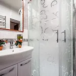 Modern 2Br Apartment In Central Lviv * Lviv