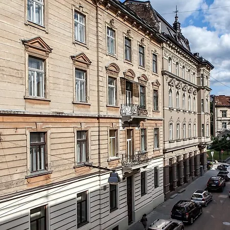 Modern 2Br Apartment In Central Lviv