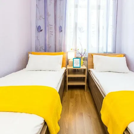 Modern 2Br Apartment In Central Lviv Apartment